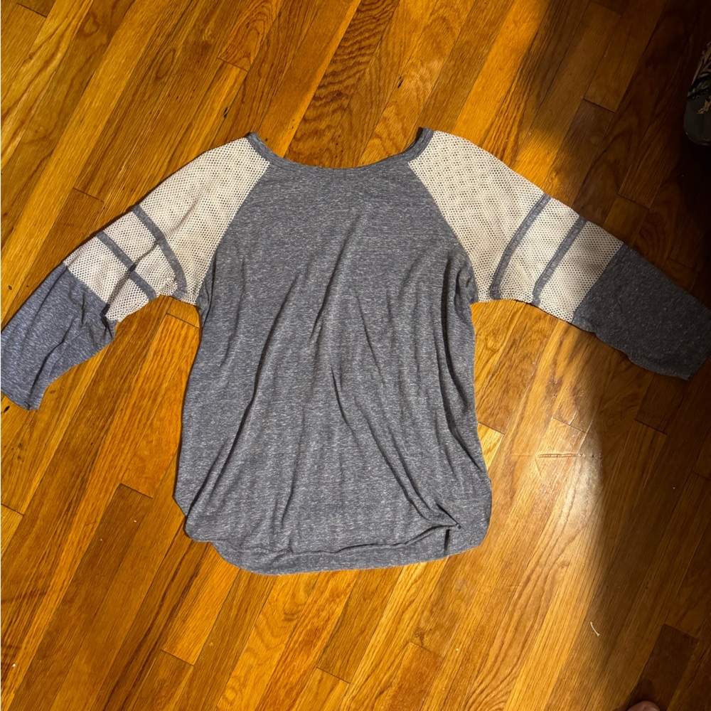Light weight crew neck baseball tee with mesh arms